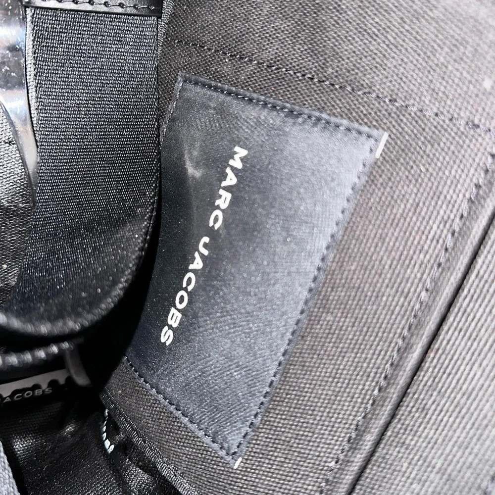 Marc Jacob’s - Picture 3 of 4